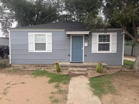 108 Cactus Dr, Levelland, TX 79336