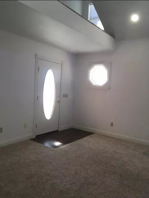 Entry Way - 101 SE 6th St, Plainview, TX 79072 photo 2 of 4