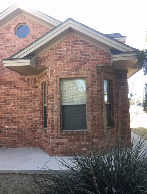 Exterior - 101 SE 6th St, Plainview, TX 79072 photo 4 of 7
