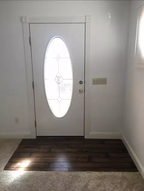 Entry Way - 101 SE 6th St, Plainview, TX 79072 photo 1 of 4
