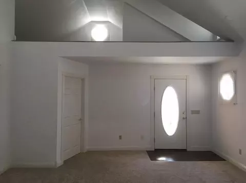 Living - 101 SE 6th St, Plainview, TX 79072 photo 1 of 1
