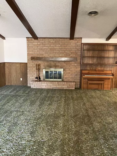 Living - 2507 Holliday St, Plainview, TX 79072 photo 1 of 2