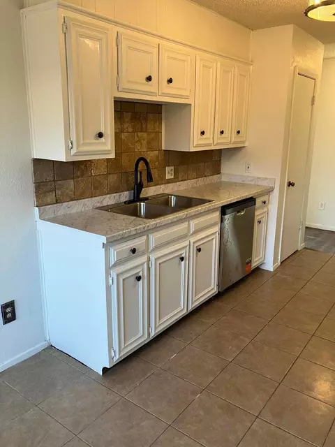 Kitchen - 2507 Holliday St, Plainview, TX 79072 photo 1 of 11