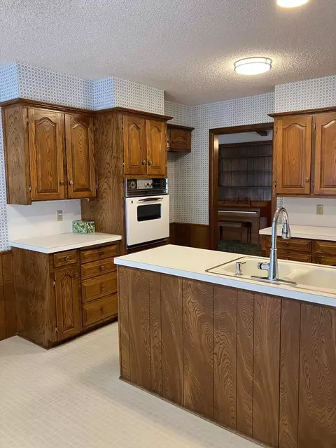 Kitchen - 2507 Holliday St, Plainview, TX 79072 photo 9 of 11