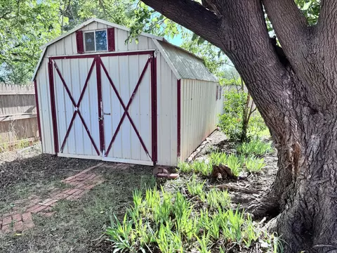 Exterior - 2507 Holliday St, Plainview, TX 79072 photo 5 of 6