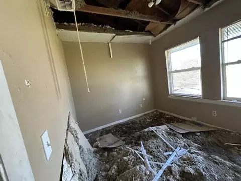 Bedroom - 100 Pecos Pl, Plainview, TX 79072 photo 4 of 5