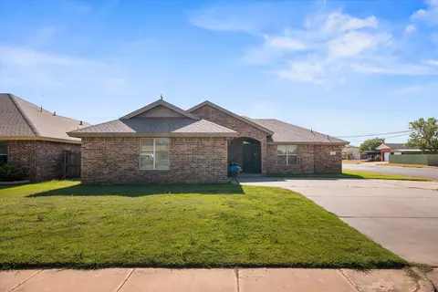 102 Gary Ave, Levelland, TX 79336
