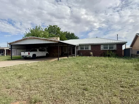 811 E 4th St, Denver City, TX 79323