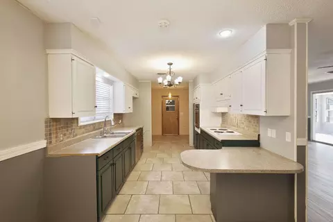 Kitchen - 812 Holliday St, Plainview, TX 79072 photo 1 of 2