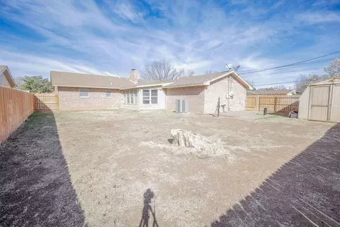 Exterior - 812 Holliday St, Plainview, TX 79072 photo 3 of 5