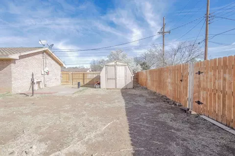 Exterior - 812 Holliday St, Plainview, TX 79072 photo 4 of 5