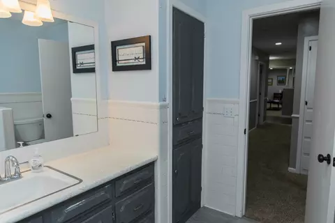 Bath - 904 Itasca St, Plainview, TX 79072 photo 3 of 9