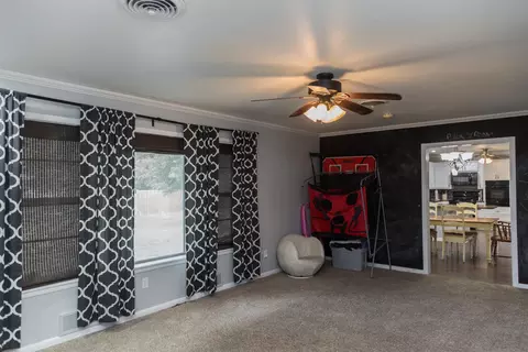 Living - 904 Itasca St, Plainview, TX 79072 photo 5 of 5