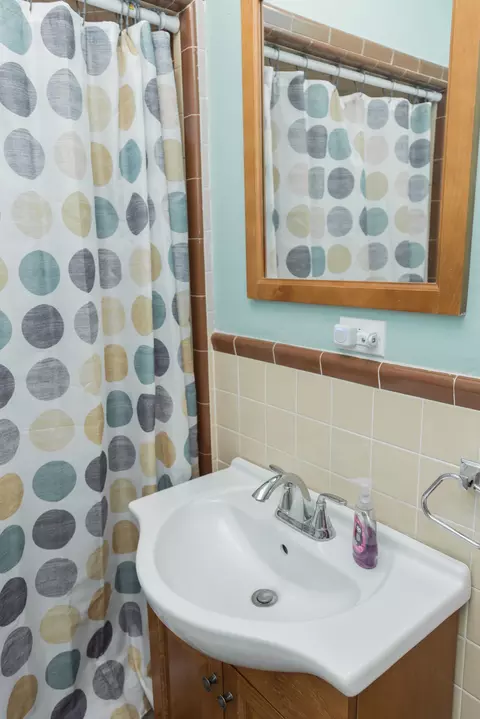 Bath - 904 Itasca St, Plainview, TX 79072 photo 9 of 9
