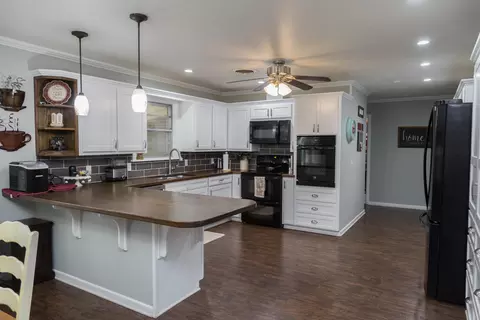 Kitchen - 904 Itasca St, Plainview, TX 79072 photo 1 of 5
