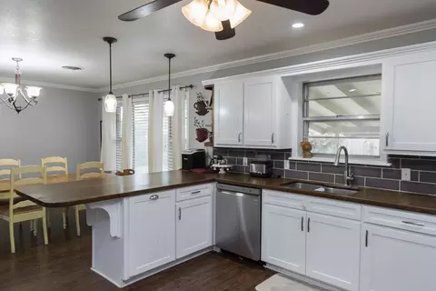 Kitchen - 904 Itasca St, Plainview, TX 79072 photo 5 of 5