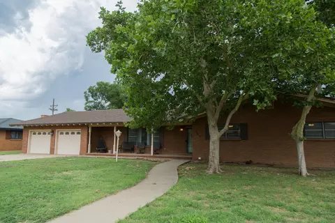 Exterior - 904 Itasca St, Plainview, TX 79072 photo 2 of 12