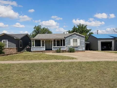 205 11th St, Levelland, TX 79336