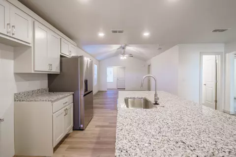 3620 E 3rd Pl, Lubbock, TX 79403 photo 4