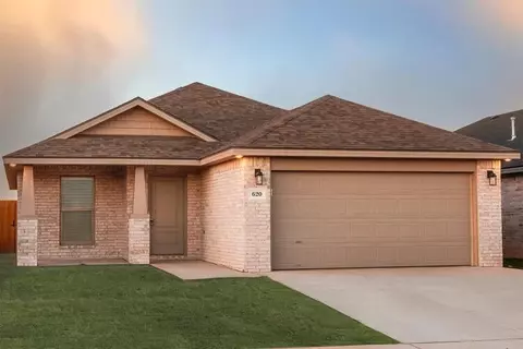 611 E 16th St, Wolfforth, TX 79382