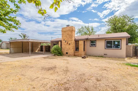 1320 Avenue L, Ralls, TX 79357