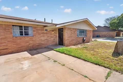 1319 6th St, Shallowater, TX 79363