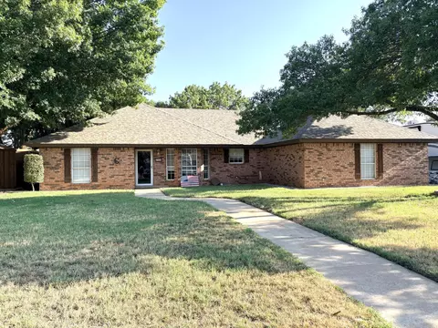 1714 E Hester St, Brownfield, TX 79316