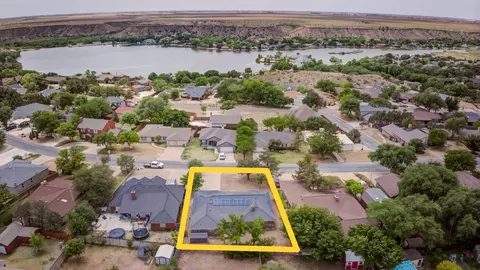 26 Highland Dr, Ransom Canyon, TX 79366