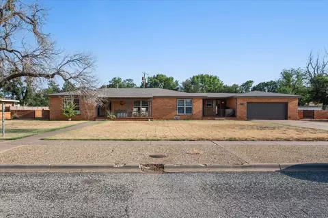 904 E Cardwell St, Brownfield, TX 79316