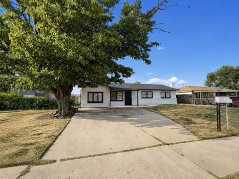 3305 E Colgate St, Lubbock, TX 79403