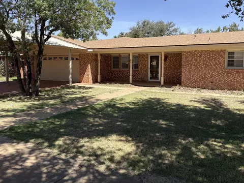506 18th St, Seagraves, TX 79359