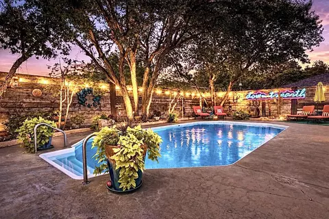 3710 96th St, Lubbock, TX 79423