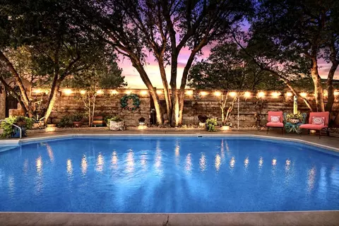 3710 96th St, Lubbock, TX 79423