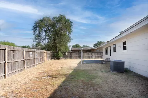 Exterior - 201 Thomas Blvd, Plainview, TX 79072 photo 5 of 5