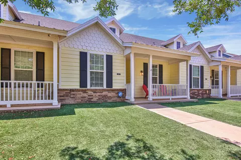 2109 10th St, Lubbock, TX 79401