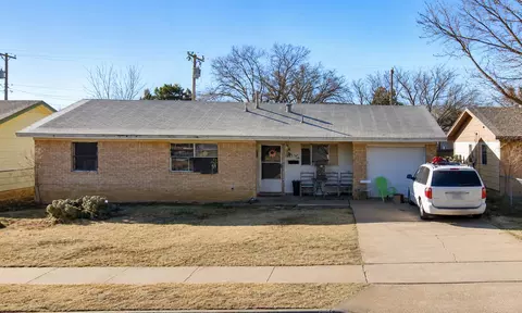 1307 62nd St, Lubbock, TX 79412