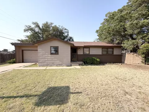712 9th St, Abernathy, TX 79311