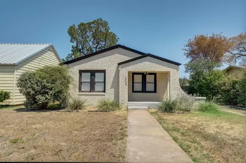 2008 28th St, Lubbock, TX 79411