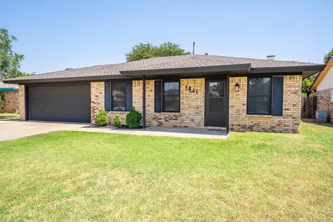 1011 Homestead Dr, Lubbock, TX 79416