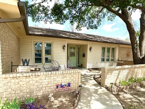 4518 63rd St, Lubbock, TX 79414