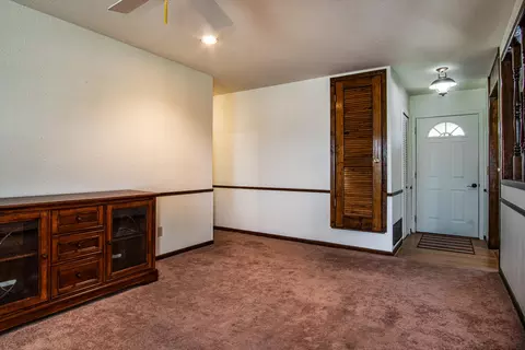 Living - 325 Apache Trl, Tulia, TX 79088 photo 1 of 2