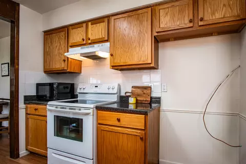 Kitchen - 325 Apache Trl, Tulia, TX 79088 photo 4 of 4