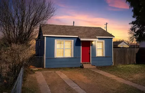 2824 Bates St, Lubbock, TX 79415