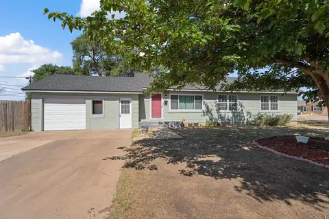 1602 Avenue B, Levelland, TX 79336
