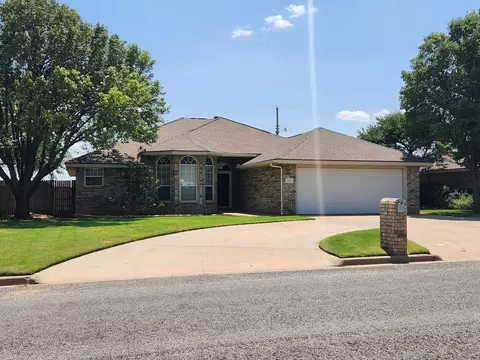 212 E 28th St, Littlefield, TX 79339