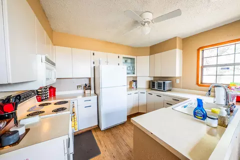 Kitchen - 8503 E County Rd 5500, Idalou, TX 79329 photo 3 of 3