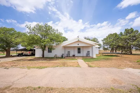 Exterior - 8503 E County Rd 5500, Idalou, TX 79329 photo 2 of 2