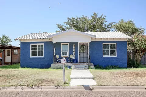 1621 N 4th St, Tahoka, TX 79373