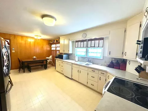 Kitchen - 1500 W 9th St, Plainview, TX 79072 photo 1 of 2