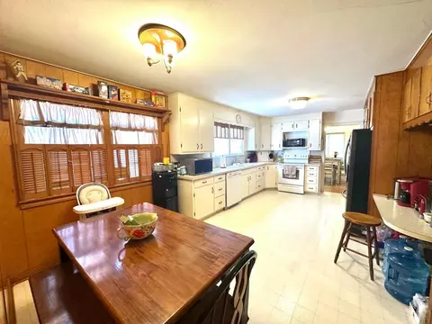 Kitchen - 1500 W 9th St, Plainview, TX 79072 photo 2 of 2